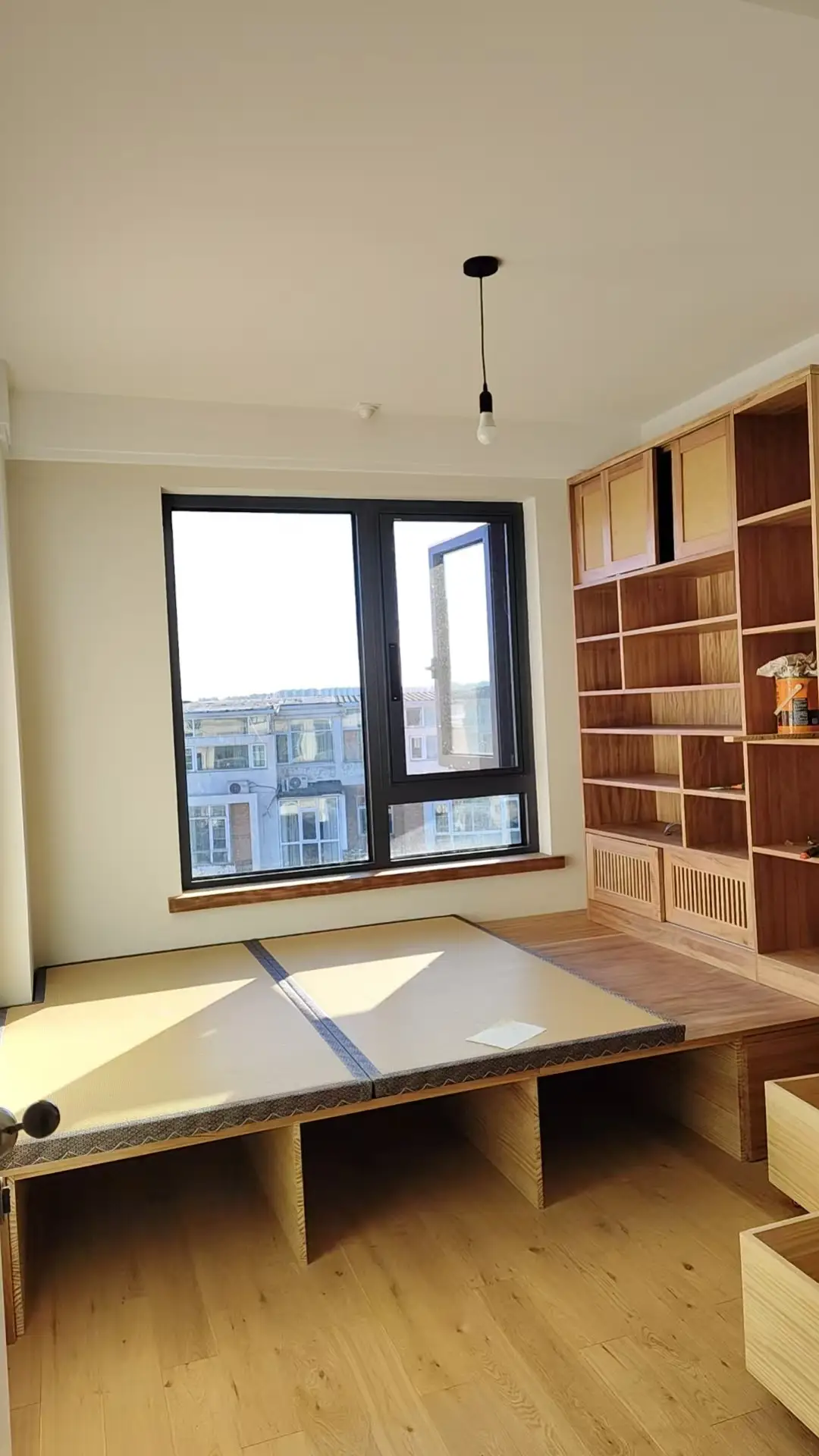 未來已來：實(shí)木家具定制的創(chuàng)新浪潮