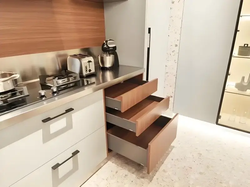 慕新不銹鋼定制家居：整體櫥柜的耐用性優(yōu)勢解析