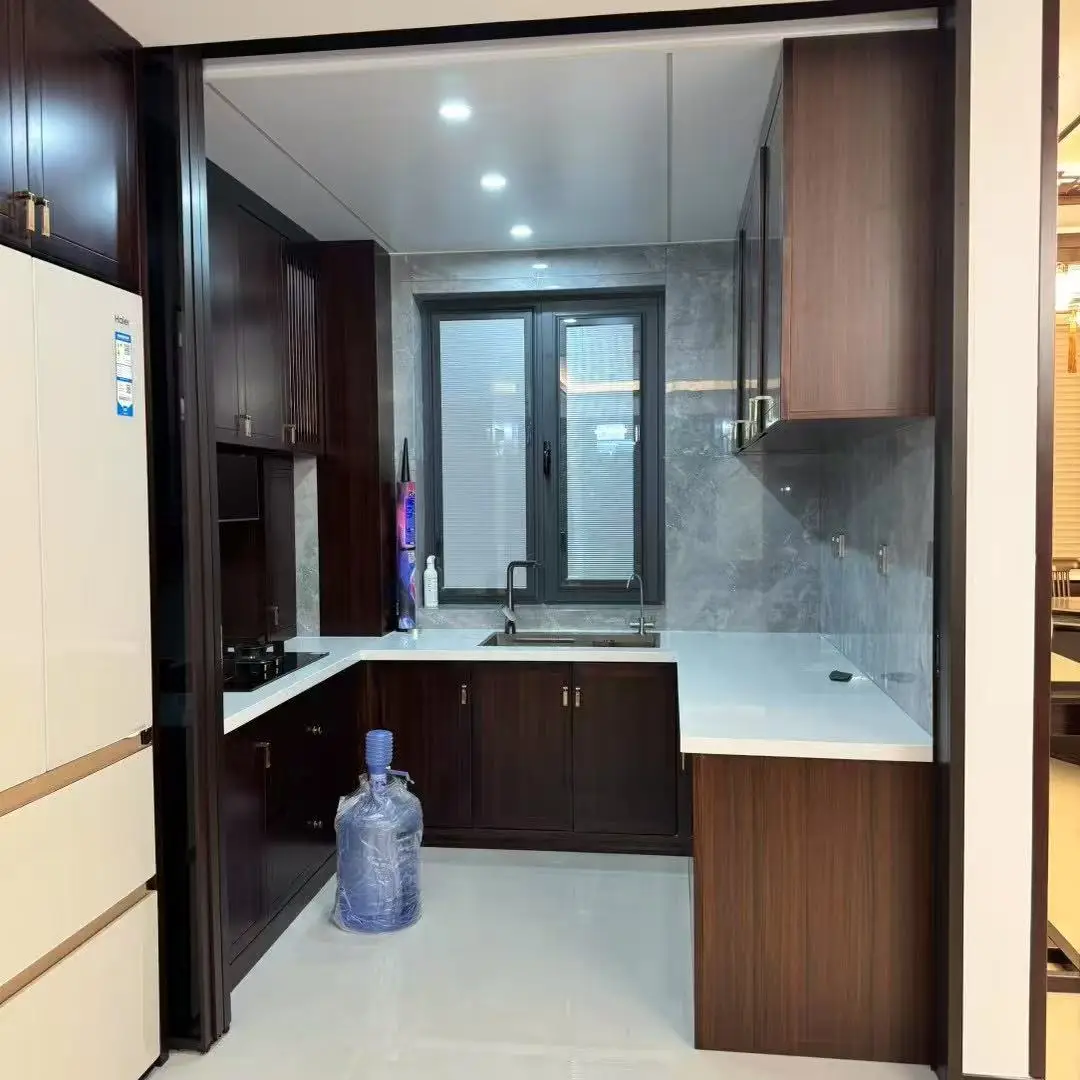 盤點(diǎn)定制化實(shí)木櫥柜生產(chǎn)廠，哪家性價比高？